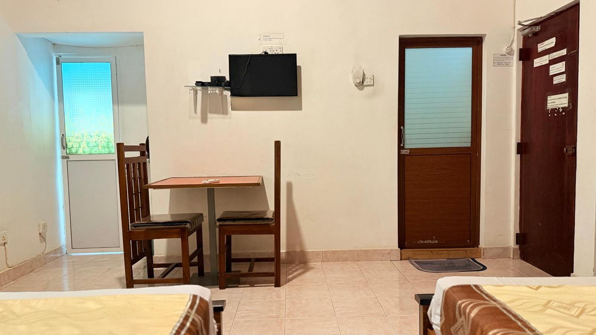 Home Living Unit Galle Exterior photo